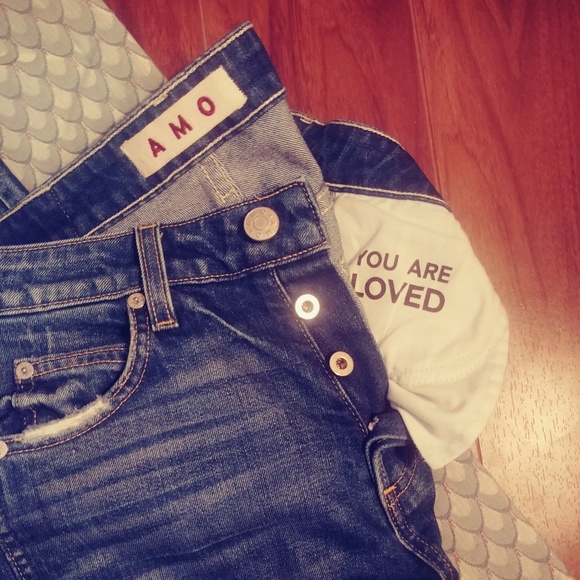 AMO Babe in 'Something Blue' Denim - Picture 1 of 5